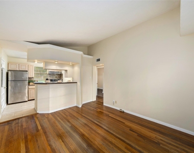 2308 Lucas Street - Photo Thumbnail 3