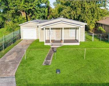2308 Lucas Street - Photo Thumbnail 2