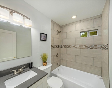 2308 Lucas Street - Photo Thumbnail 6