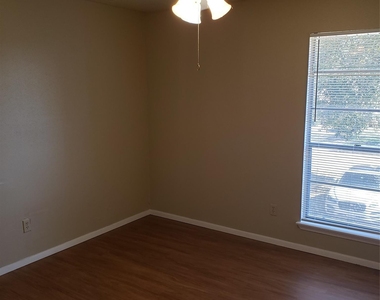 16734 Lost Quail Drive - Photo Thumbnail 10