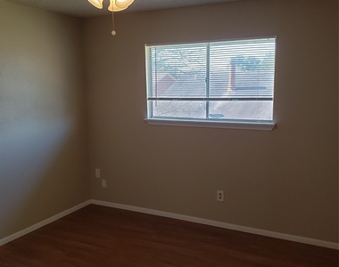16734 Lost Quail Drive - Photo Thumbnail 9