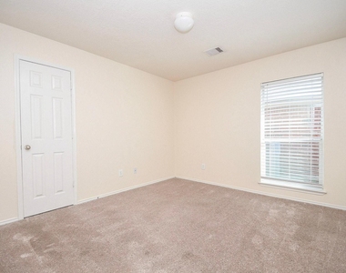 5010 Bridgevalley Court - Photo Thumbnail 12