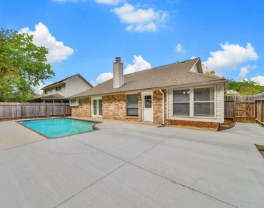 3315 Timber View Drive - Photo Thumbnail 21