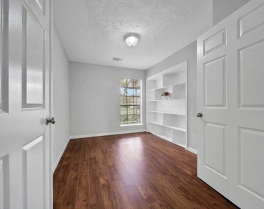 3315 Timber View Drive - Photo Thumbnail 10