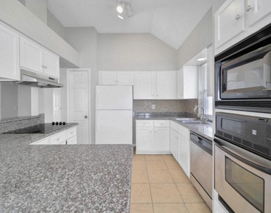 3315 Timber View Drive - Photo Thumbnail 9