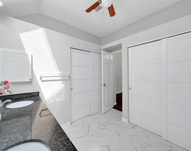 3315 Timber View Drive - Photo Thumbnail 15