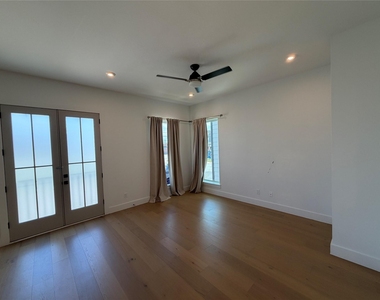 3318 Mckinney Street - Photo Thumbnail 3