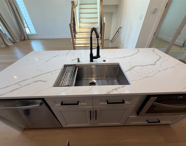 3318 Mckinney Street - Photo Thumbnail 10
