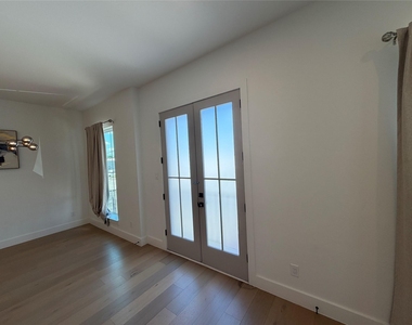3318 Mckinney Street - Photo Thumbnail 4