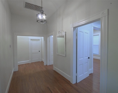 505 Winnie Street - Photo Thumbnail 5