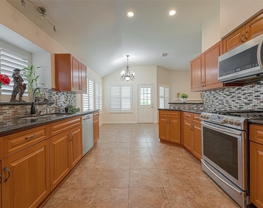 207 Rolling Plains Drive - Photo Thumbnail 17