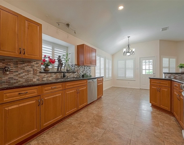 207 Rolling Plains Drive - Photo Thumbnail 18