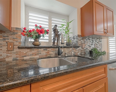 207 Rolling Plains Drive - Photo Thumbnail 15