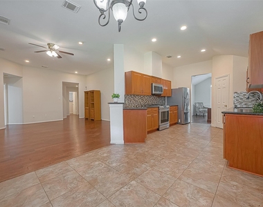 207 Rolling Plains Drive - Photo Thumbnail 11