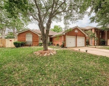 207 Rolling Plains Drive - Photo Thumbnail 2