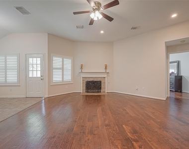 207 Rolling Plains Drive - Photo Thumbnail 8