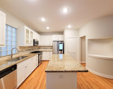 411 West 26th Street - Photo Thumbnail 7