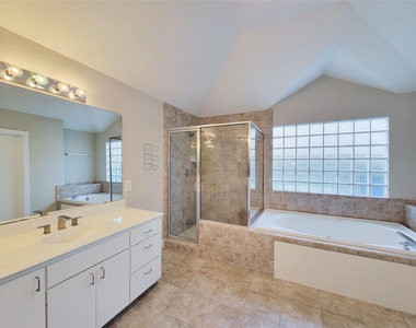 411 West 26th Street - Photo Thumbnail 31