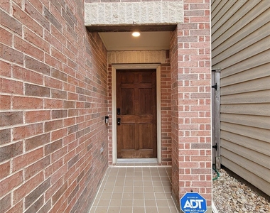411 West 26th Street - Photo Thumbnail 39