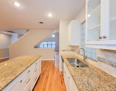 411 West 26th Street - Photo Thumbnail 5