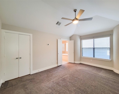 411 West 26th Street - Photo Thumbnail 27