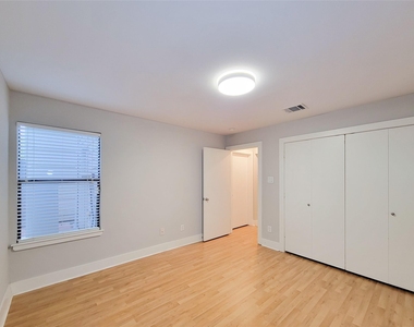 411 West 26th Street - Photo Thumbnail 21