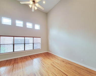 411 West 26th Street - Photo Thumbnail 16