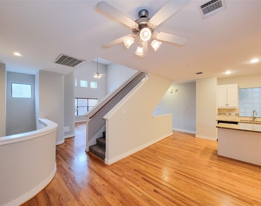 411 West 26th Street - Photo Thumbnail 10