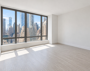 722 10th Avenue - Photo Thumbnail 1