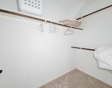 22902 Henderson Row Drive - Photo Thumbnail 11