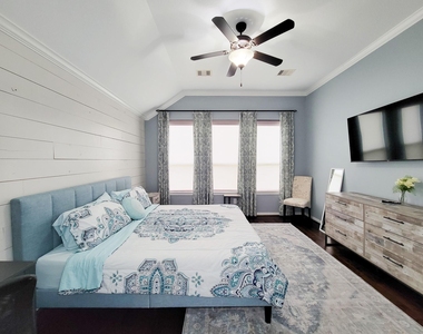 22902 Henderson Row Drive - Photo Thumbnail 33
