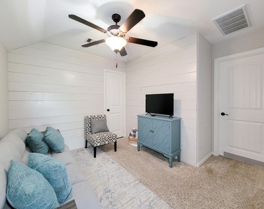 22902 Henderson Row Drive - Photo Thumbnail 42