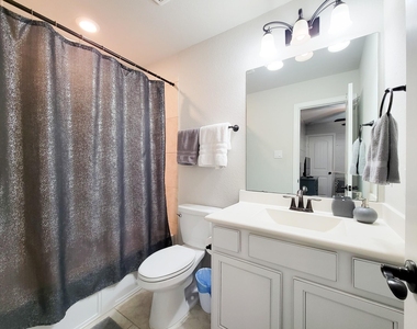 22902 Henderson Row Drive - Photo Thumbnail 45