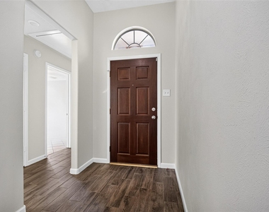 2127 Hannover Way - Photo Thumbnail 6