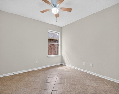 2127 Hannover Way - Photo Thumbnail 28