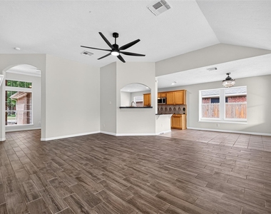 2127 Hannover Way - Photo Thumbnail 13