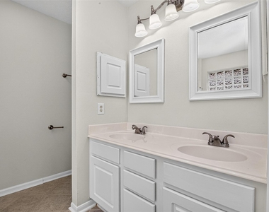 2127 Hannover Way - Photo Thumbnail 37