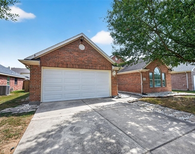 2127 Hannover Way - Photo Thumbnail 2