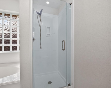 2127 Hannover Way - Photo Thumbnail 39