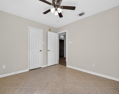 2127 Hannover Way - Photo Thumbnail 27