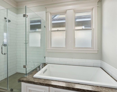 434 W 27th Street - Photo Thumbnail 17