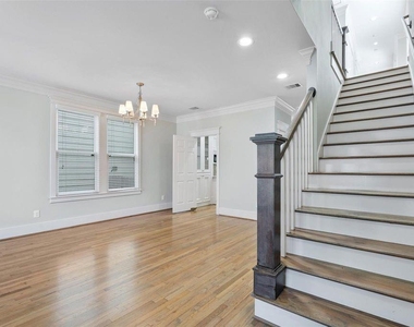 434 W 27th Street - Photo Thumbnail 5