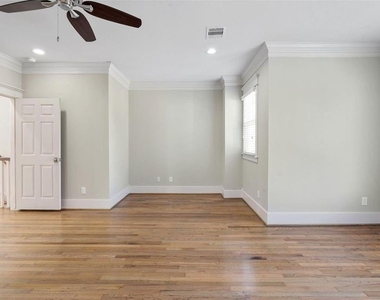 434 W 27th Street - Photo Thumbnail 15