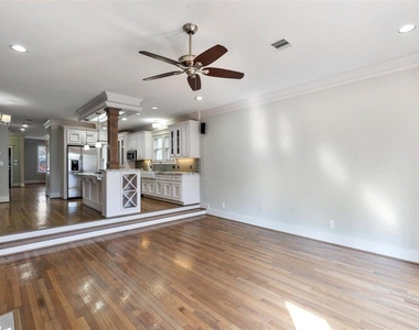 434 W 27th Street - Photo Thumbnail 10