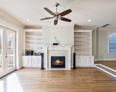 434 W 27th Street - Photo Thumbnail 11