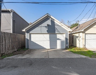 434 W 27th Street - Photo Thumbnail 3