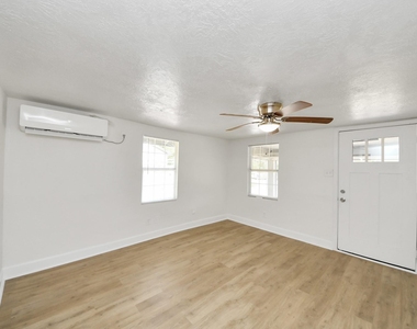 7222 San Angelo Street - Photo Thumbnail 14
