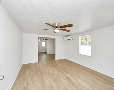 7222 San Angelo Street - Photo Thumbnail 11