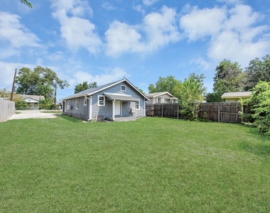 7222 San Angelo Street - Photo Thumbnail 7