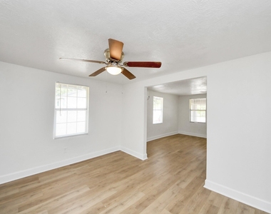 7222 San Angelo Street - Photo Thumbnail 17